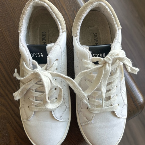 Steve Madden Starling Sneakers (size 6.5) - Picture 6 of 6